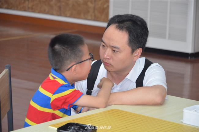 父亲安慰孙义淼