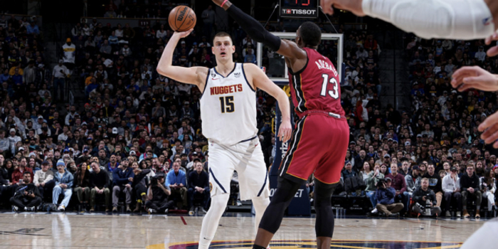 约基奇率掘金冲击季后赛席位雷霆青年军能否逆袭成功