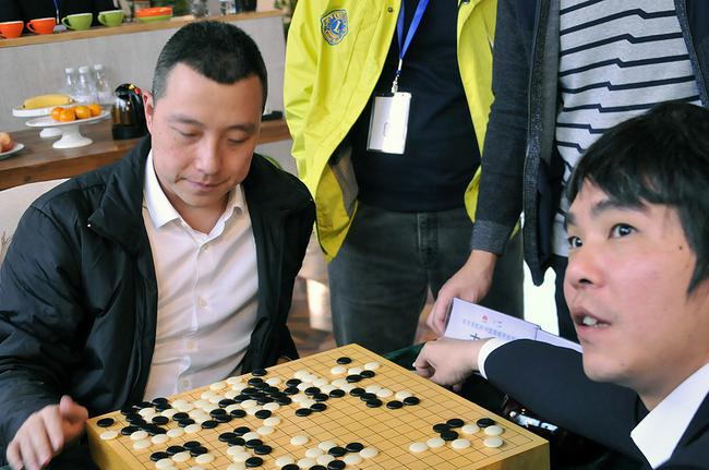 古力与李世石赛后复盘