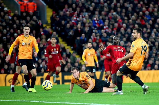 马内射门被封堵