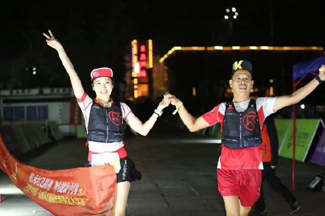 最温馨的冲线镜头。