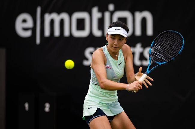 王欣瑜成功逆转锁定个人生涯首场草地巡回赛单打正赛胜利