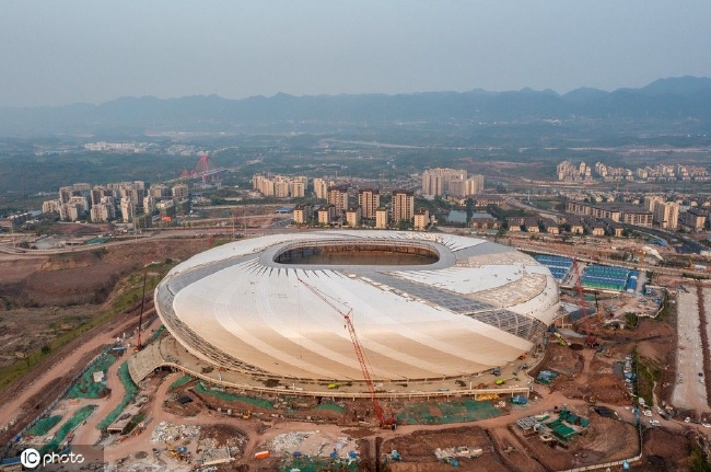 龙兴专业足球场