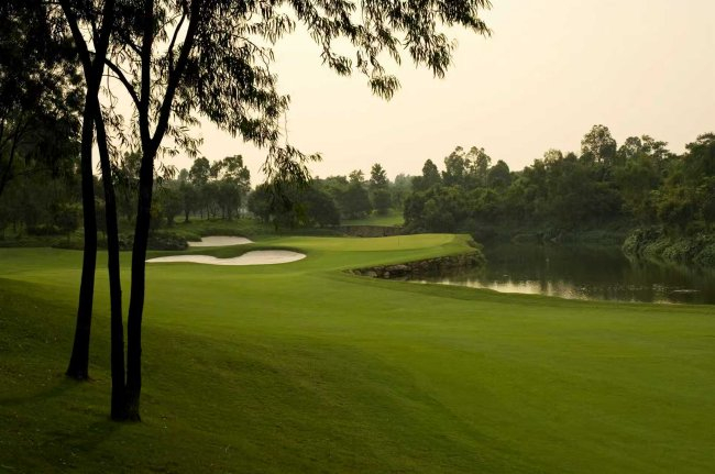 深圳观澜湖球会世界杯球场16号洞