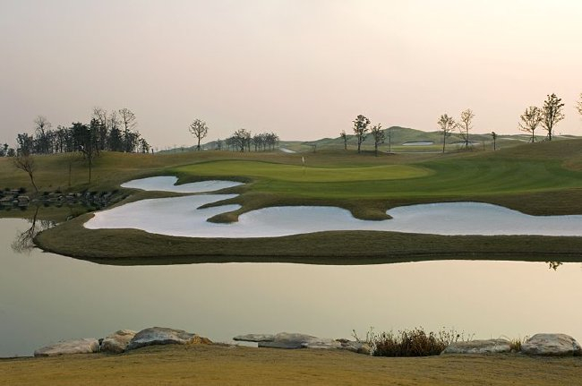 金鸡湖国外高尔夫俱乐部好意思景
