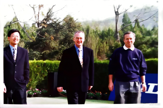 桃园雪白合影（从左到右）：戴耀宗、梅尔-派亚特、浦俊生