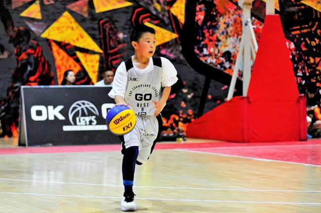 比赛中的韩冠博