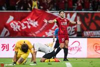 中超-胡尔克长途奔袭上港3-0华夏 傲骨救主国安2-1人和