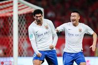 足协杯-刘洋染红张弛定胜 十人鲁能2-0上港进决赛