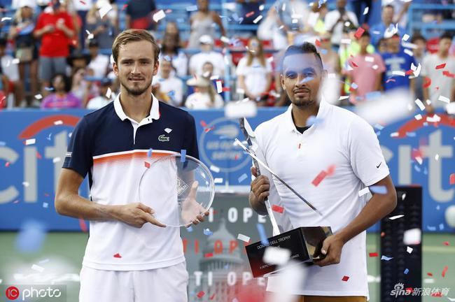 华盛顿站男单卫冕冠军克耶高斯