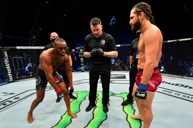 乌斯曼在去年7月时曾以判定击败过马斯维达尔