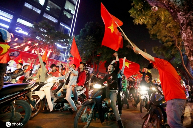 　2018年，越南群众庆祝球队晋级U23亚洲杯决赛