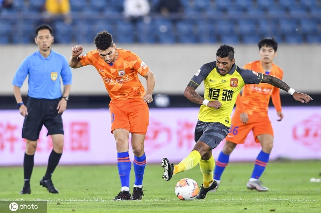 敌退我进，竞争对手下滑，鲁能在进步