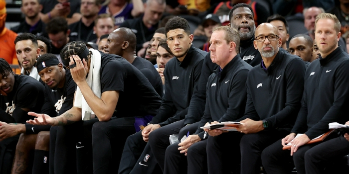 布克爆发砍下40分助太阳逆转胜