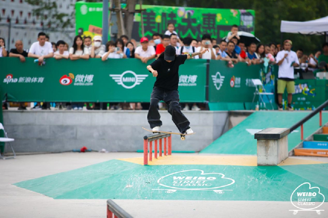 李正斓@斓朋友_