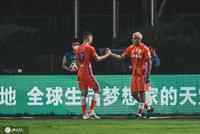 中超-克雷桑破门郑铮建功 泰山2-0送广州城8连败