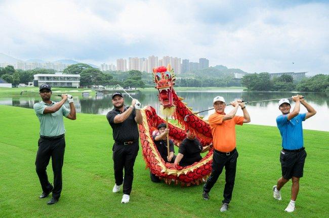 龙腾虎跃！张连伟、许龙一等舞龙启动中国公开赛