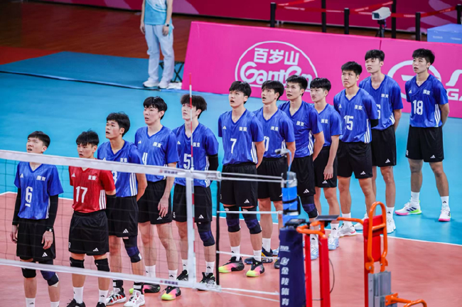 图8：广东男排U20由阿迪达斯装备间定制平台（LOCKER ROOM）定制装备支持出征