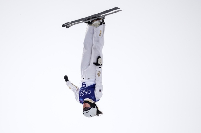 自由式滑雪女子空中技巧铜牌得主邵琪