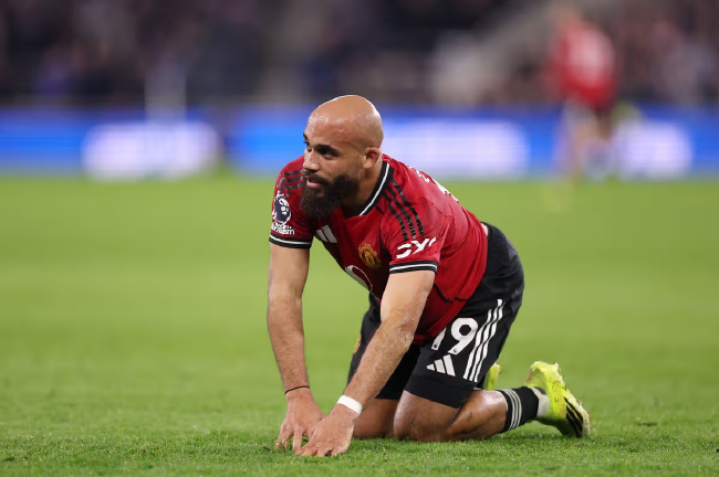 曼联先锋姆伯莫受伤