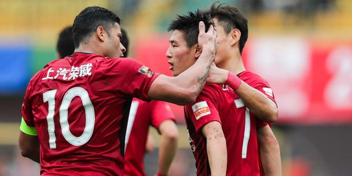 中超-武磊大四喜胡尔克传射 上港五球逆转5-2富