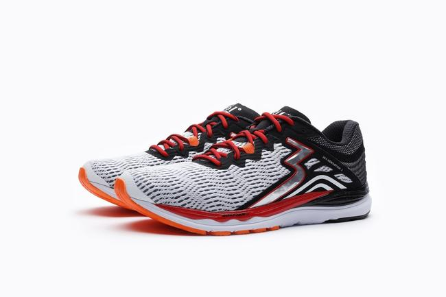 361°国际线专业跑鞋家族之SENSATION 3