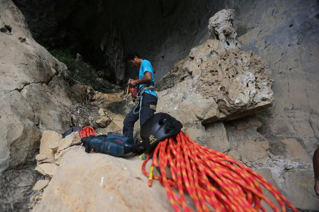 洲际定线员谢卫成在马山古零攀岩特色体育小镇领衔开线