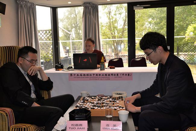 柁嘉熹连笑1-1战平