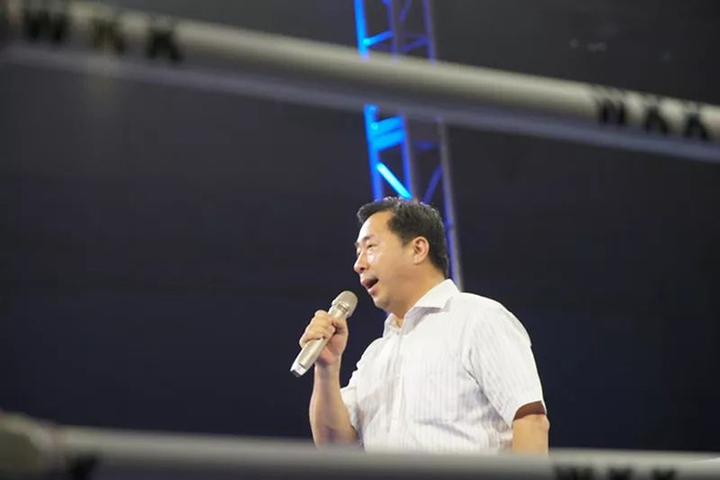 北京市大兴区委宣传部部长祁金利先生宣布WKK功夫少年全球职业散打联赛开幕！