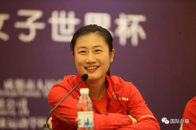 球迷见面会变土味情话现场 朱雨玲丁宁如何演绎_手机新浪网