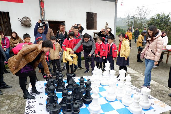 棋后谢军与诸宸上演特别之战