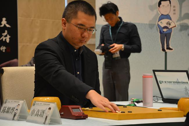 陈耀烨自信落子