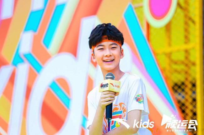 安踏儿童代言人张悦轩（天天）亮相2019顽运会现场