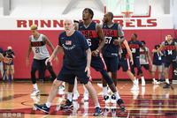 沃克22分美国终尝败果 米尔斯30分澳洲爆大冷
