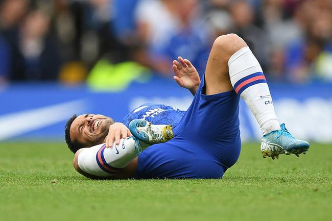 佩刀热身时受伤