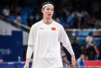 军运男篮-王哲林27+10郭昊文10分 中国胜美国