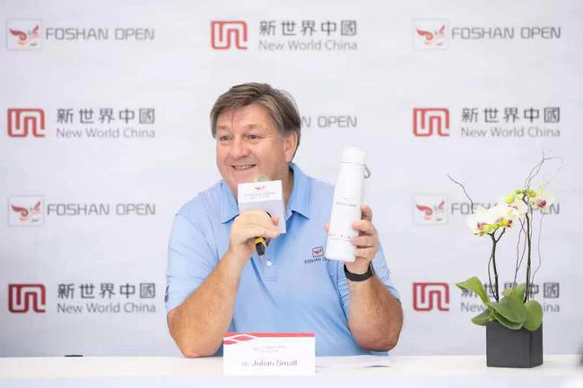 佛山高尔夫球会总经理祝利安发言