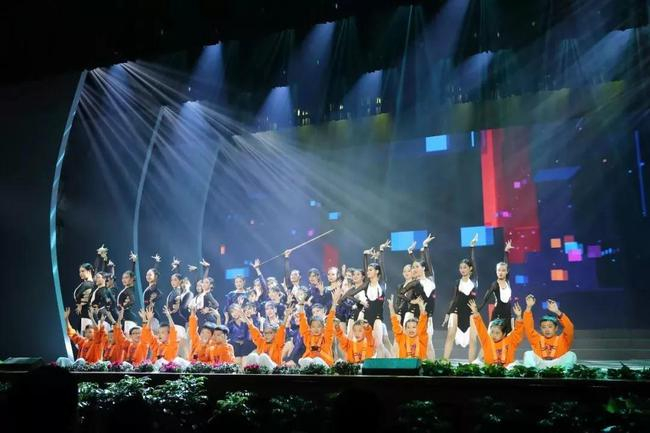 舞蹈《心球世界》