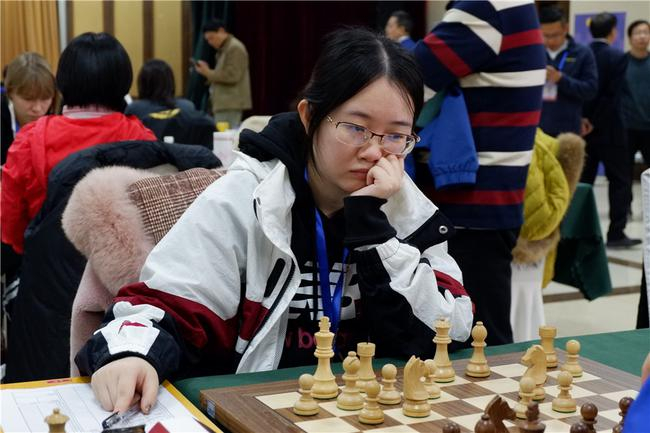 棋后谭中怡