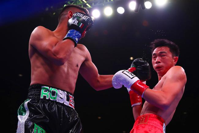 徐灿在比赛中被击中了