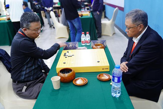 王西宁对阵何信仁