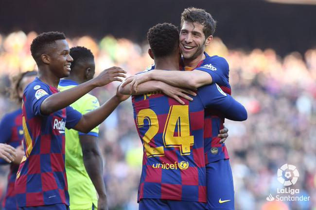 菲尔波和罗伯托庆祝进球