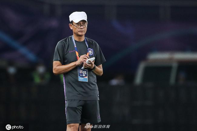 王宝山指挥比赛