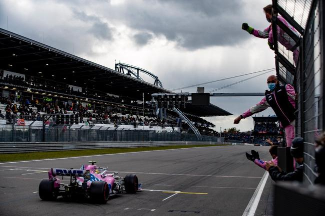 霍肯伯格冲过终点线瞬间