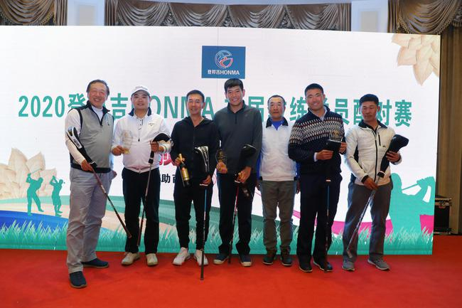 　　图左三四位配对赛冠军：王汝臣、黄海 　　图右两位配对赛亚军：王煦、徐宗利 　　图左两位配对赛季军：张飞、徐建博