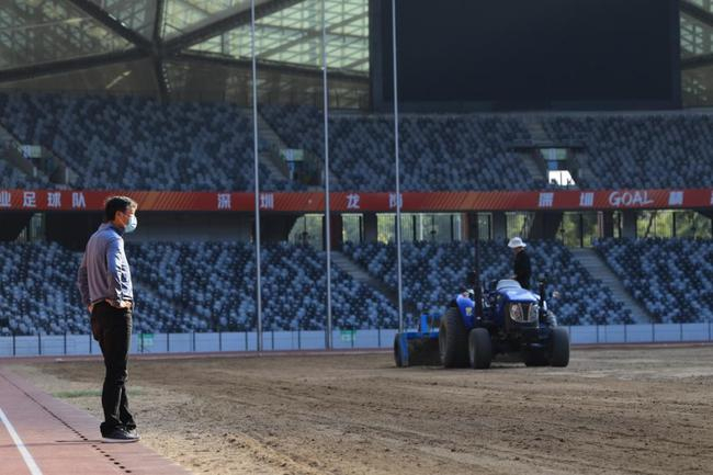 李昆博士在工地现场