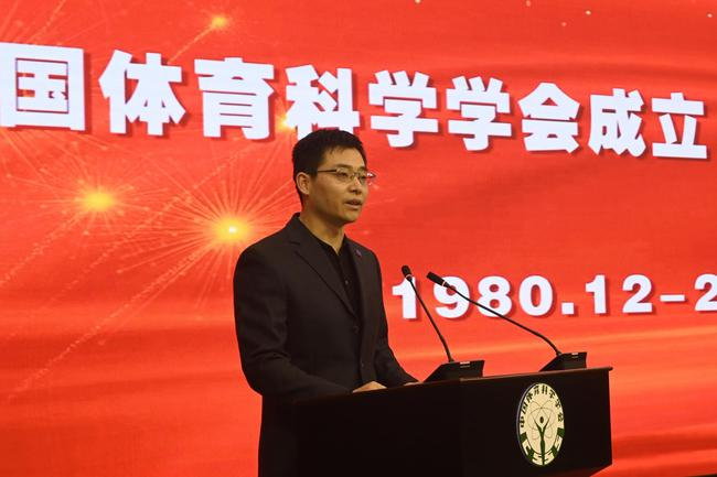 青年工作委员会副秘书长徐建方发言