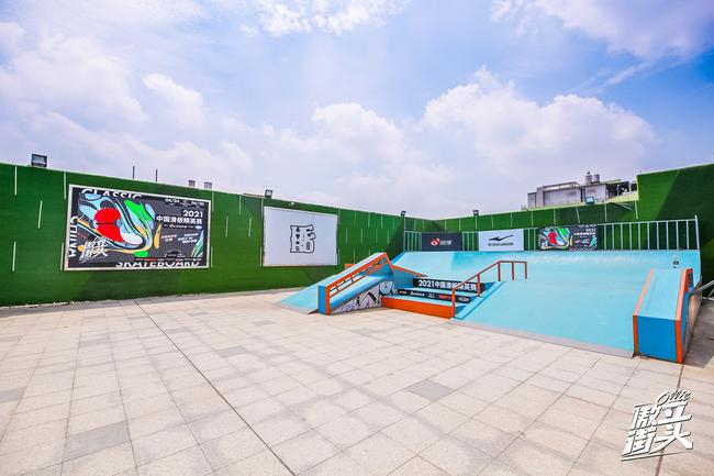 （广州Vboy百信广场店的滑板场）