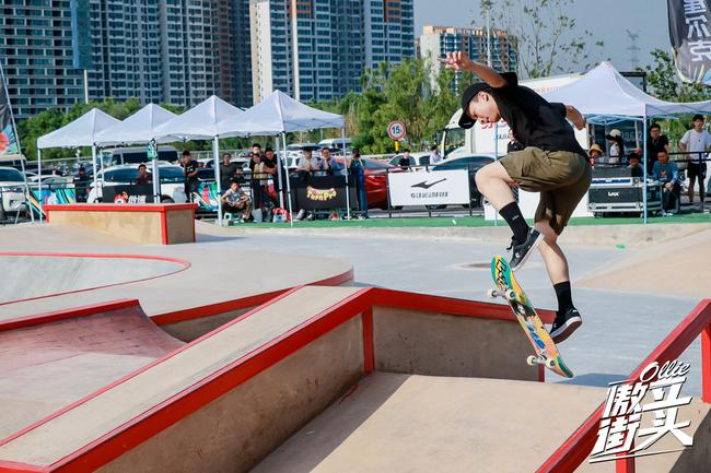 （田佳兴在济南站比赛中）