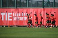 黄健翔:李铁要考虑进攻配置 阿兰艾克森应同时上